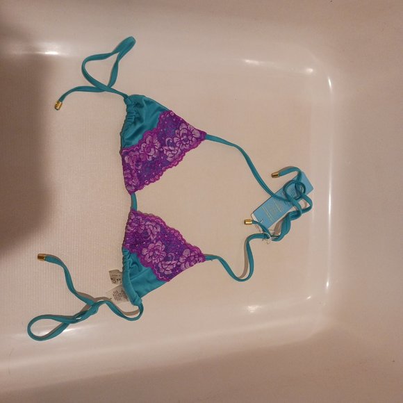 Beach Bunny Lace Bikini Top only size small - Picture 8 of 8